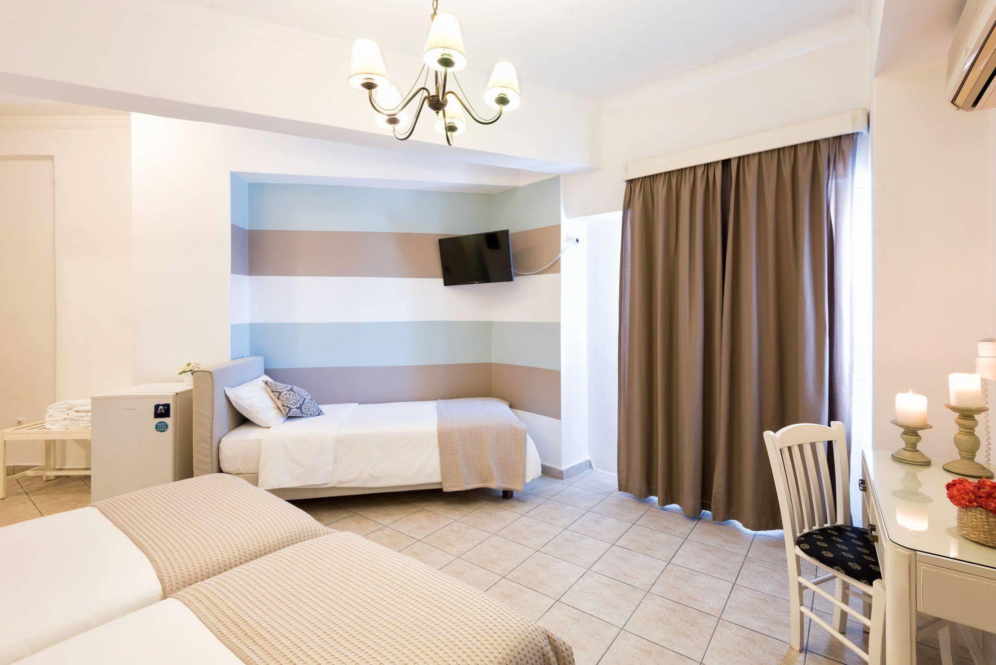 Hotel Oasis Parikia  Ngoại thất bức ảnh