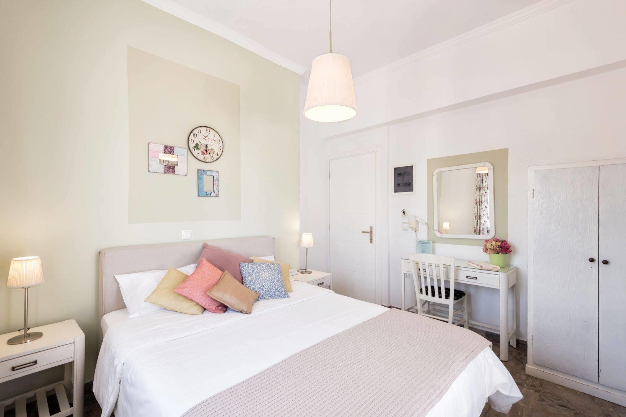Hotel Oasis Parikia  Ngoại thất bức ảnh