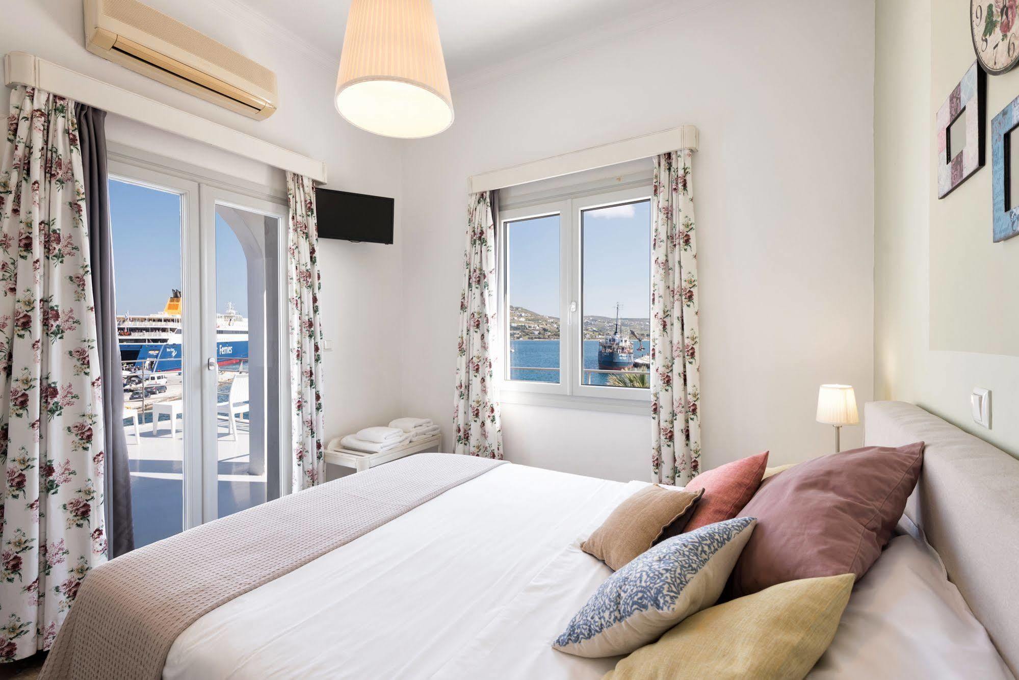 Hotel Oasis Parikia  Ngoại thất bức ảnh